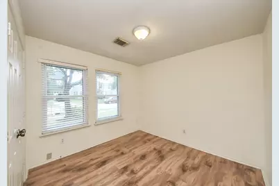 2627 Skyview Shadows Court, Houston, TX 77047 - Photo 35