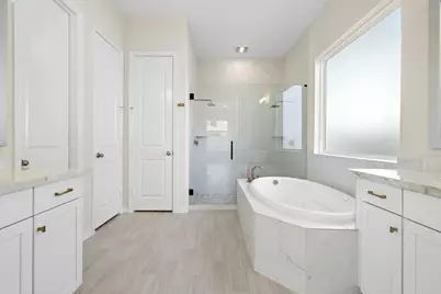 9806 Oakwood Trail, Missouri City, TX 77459 - Photo 13