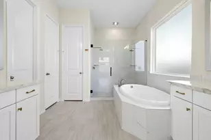 9806 Oakwood Trl, Missouri City, TX 77459 - Photo 13