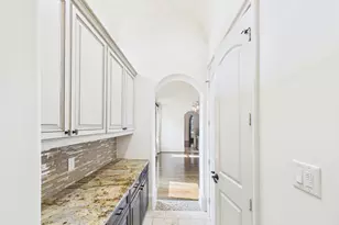 4003 Dumbarton St, Houston, TX 77025 - Photo 13