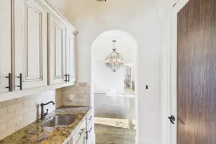 4003 Dumbarton St, Houston, TX 77025 - Photo 5