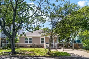 1805 Ave N 1/2, Galveston, TX 77550 - Photo 3