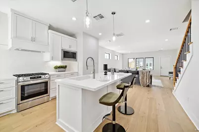 2207 Stevens St, Houston, TX 77026 - Photo 3