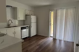 101 Willenberg Rd, Lake Jackson, TX 77566 - Photo 5