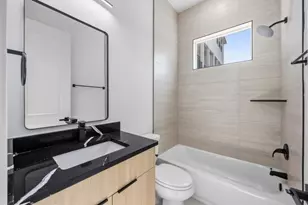 9106 Coffee St, Houston, TX 77033 - Photo 9