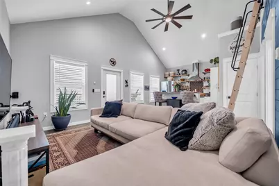 1094 Cedar Lane, Gilchrist, TX 77617 - Photo 11