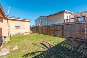 1014 48th St, Galveston, TX 77550 - Photo 9