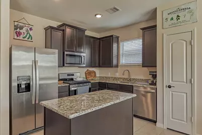 8884 Oval Glass Street, Conroe, TX 77304 - Photo 11