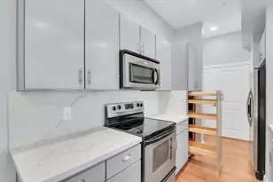 300 St Joseph Pkwy, Houston, TX 77002 - Photo 3