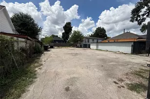 2319 McKee St, Houston, TX 77009 - Photo 13