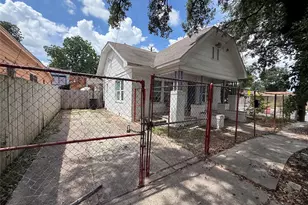 2319 McKee St, Houston, TX 77009 - Photo 3
