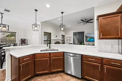 6318 Ezzard Charles Lane, Houston, TX 77091 - Photo 5