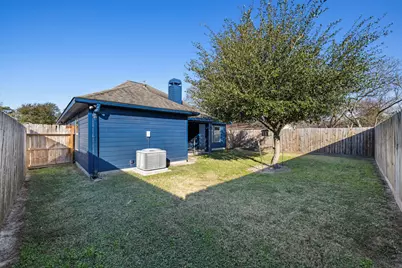 6318 Ezzard Charles Lane, Houston, TX 77091 - Photo 33