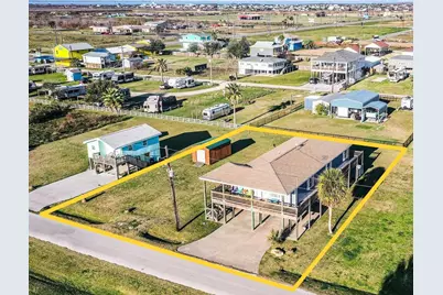 970 Wommack Drive S, Crystal Beach, TX 77650 - Photo 1