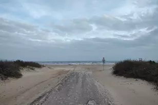 970 Wommack Dr S, Crystal Beach, TX 77650 - Photo 9