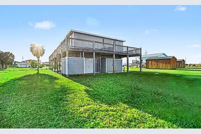 970 Wommack Drive S, Crystal Beach, TX 77650 - Photo 39