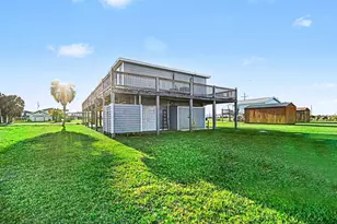 970 Wommack Dr S, Crystal Beach, TX 77650 - Photo 39