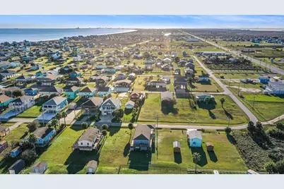 970 Wommack Drive S, Crystal Beach, TX 77650 - Photo 45