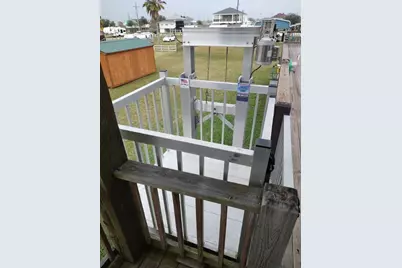 970 Wommack Drive S, Crystal Beach, TX 77650 - Photo 13