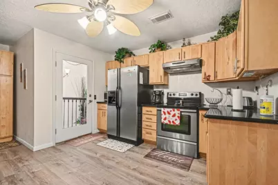 970 S Wommack Drive S, Crystal Beach, TX 77650 - Photo 23