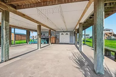 970 S Wommack Drive S, Crystal Beach, TX 77650 - Photo 39