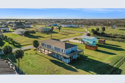 970 Wommack Drive S, Crystal Beach, TX 77650 - Photo 43