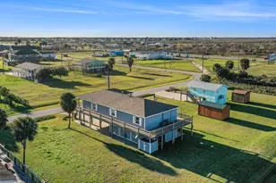 970 Wommack Dr S, Crystal Beach, TX 77650 - Photo 43