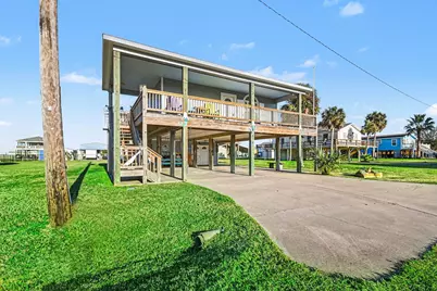 970 Wommack Drive S, Crystal Beach, TX 77650 - Photo 5