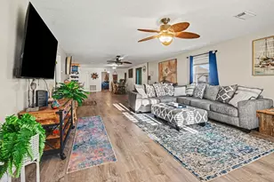 970 Wommack Dr S, Crystal Beach, TX 77650 - Photo 15