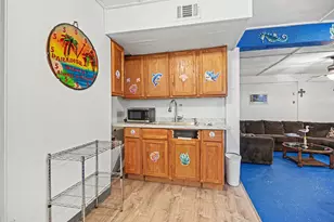 970 Wommack Dr S, Crystal Beach, TX 77650 - Photo 35
