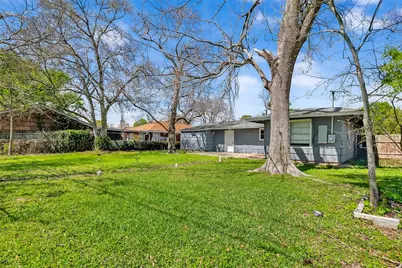 6022 Lyndhurst Drive, Houston, TX 77033 - Photo 17