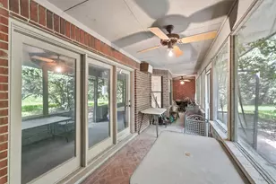 1013 Glenshannon Ave, Friendswood, TX 77546 - Photo 19