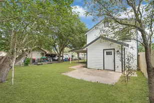 507 E 3rd St, El Campo, TX 77437 - Photo 5