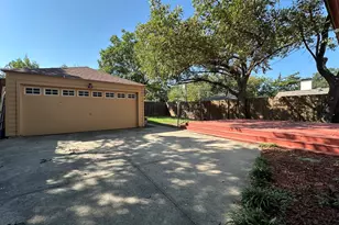 2222 Carnes St, Dallas, TX 75208 - Photo 47