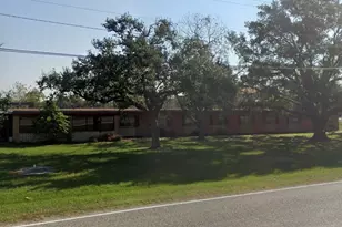 1204 N Wells St, Edna, TX 77957 - Photo 3