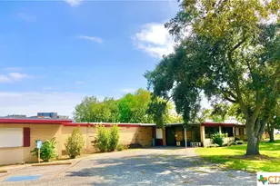 1204 N Wells St, Edna, TX 77957 - Photo 11