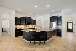 283 W Creek Dr, League City, TX 77573 - Photo 5