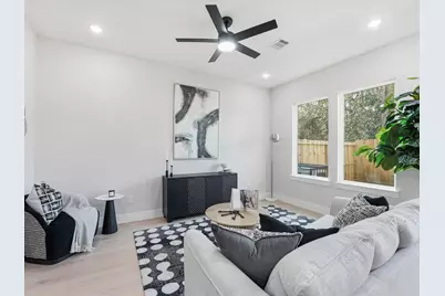 8303 Venus Street, Houston, TX 77088 - Photo 11