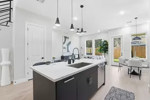 8303 Venus St, Houston, TX 77088 - Photo 9