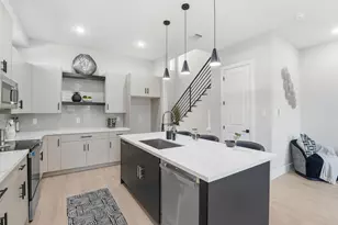 8303 Venus St, Houston, TX 77088 - Photo 7