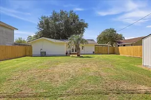 219 S 2nd St, Nederland, TX 77627 - Photo 27