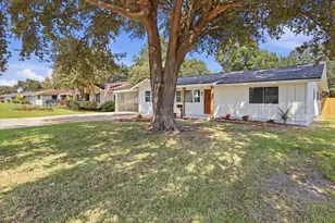 219 S 2nd St, Nederland, TX 77627 - Photo 3