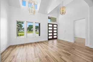 210 Birdie Dr, Hempstead, TX 77445 - Photo 9