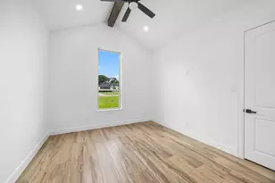 210 Birdie Dr, Hempstead, TX 77445 - Photo 25
