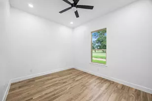 210 Birdie Dr, Hempstead, TX 77445 - Photo 23