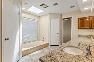 3218 Freshmeadows Dr, Houston, TX 77063 - Photo 19