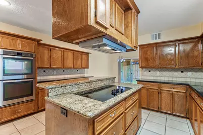 3218 Freshmeadows Drive, Houston, TX 77063 - Photo 3
