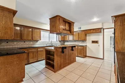 3218 Freshmeadows Drive, Houston, TX 77063 - Photo 7