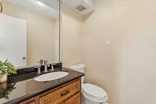 3218 Freshmeadows Dr, Houston, TX 77063 - Photo 15