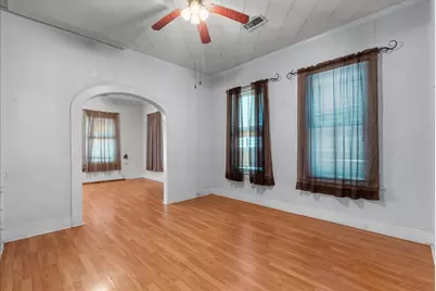 3322 Avenue Q 1/2, Galveston, TX 77550 - Photo 7